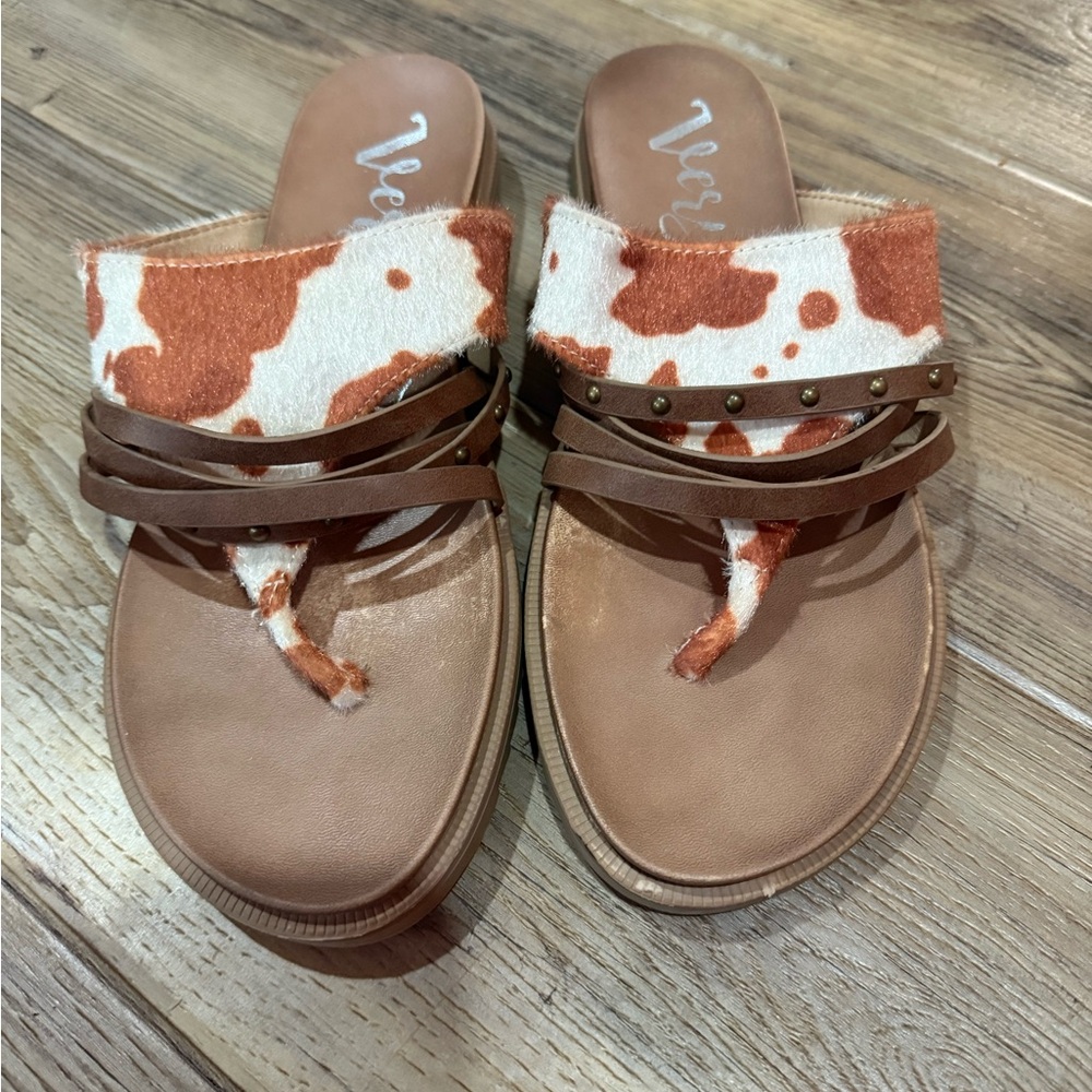 Very G Brown and Cream Cowhide Sandals